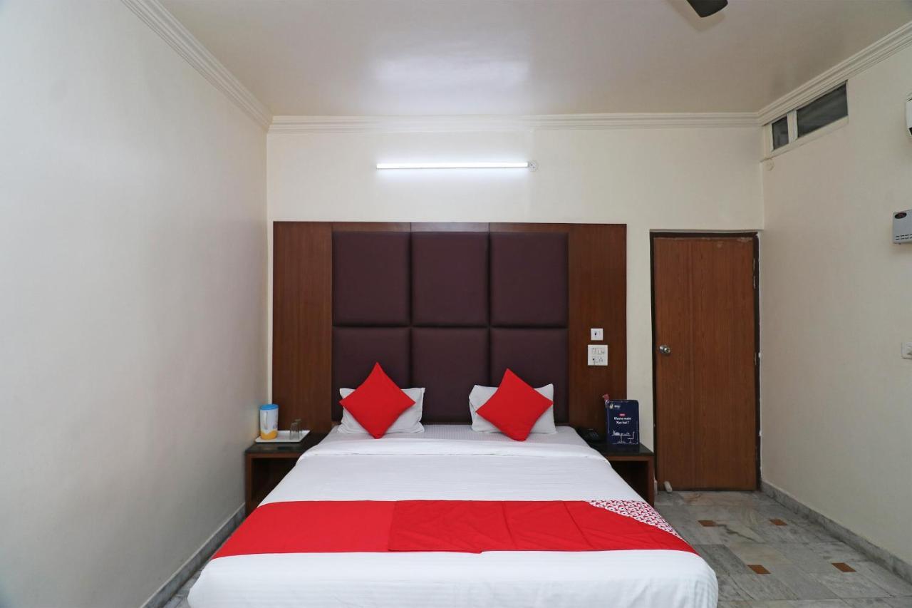 Oyo Hotel Ashoka International Kanpur Exteriör bild