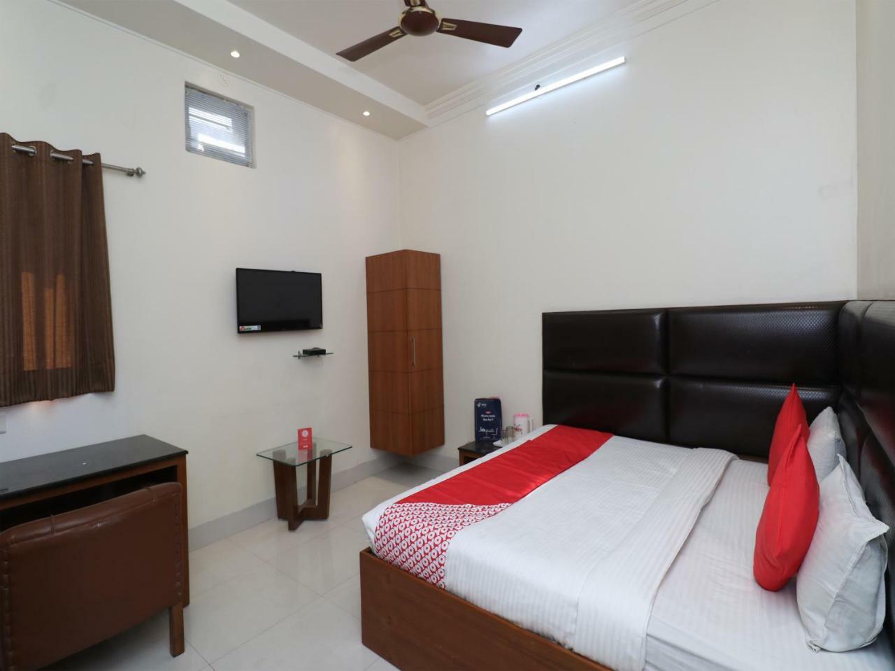 Oyo Hotel Ashoka International Kanpur Exteriör bild